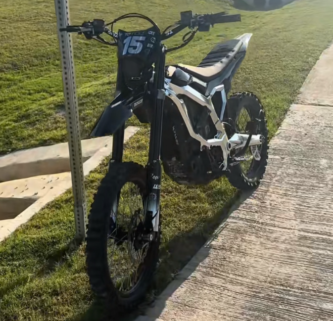 Ultra Bee e-moto