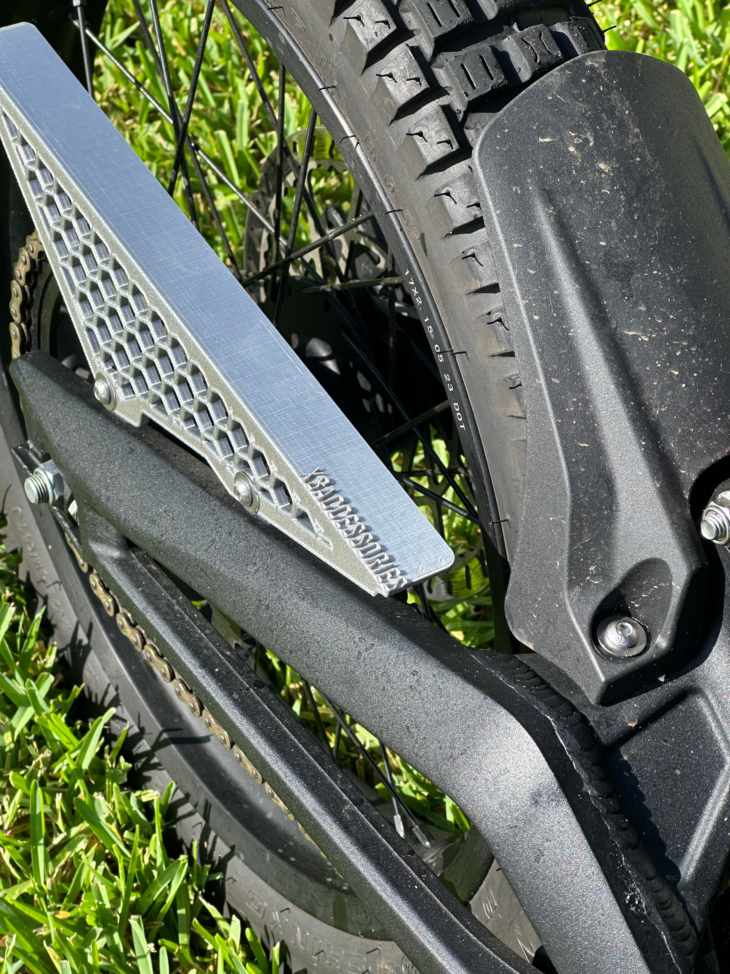 “STINGER” CHAIN GUARD