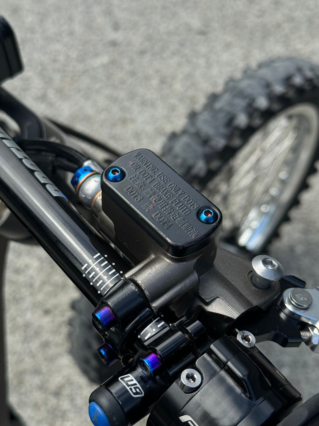 𝙏𝙞𝙩𝙖𝙣𝙞𝙪𝙢 𝙗𝙧𝙖𝙠𝙚 𝙘𝙖𝙥 𝙗𝙤𝙡𝙩𝙨