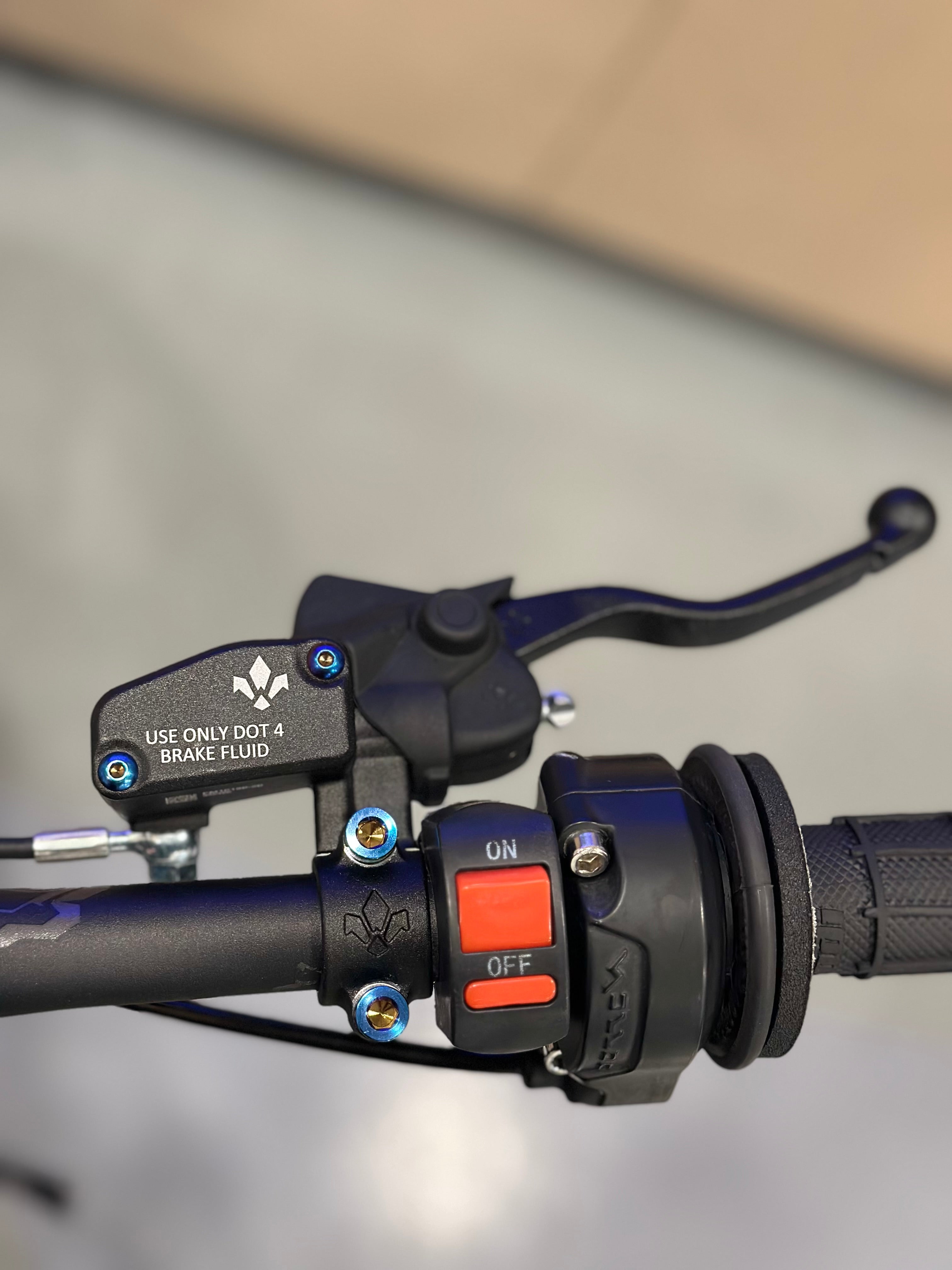 Titanium Reservoir Bolts