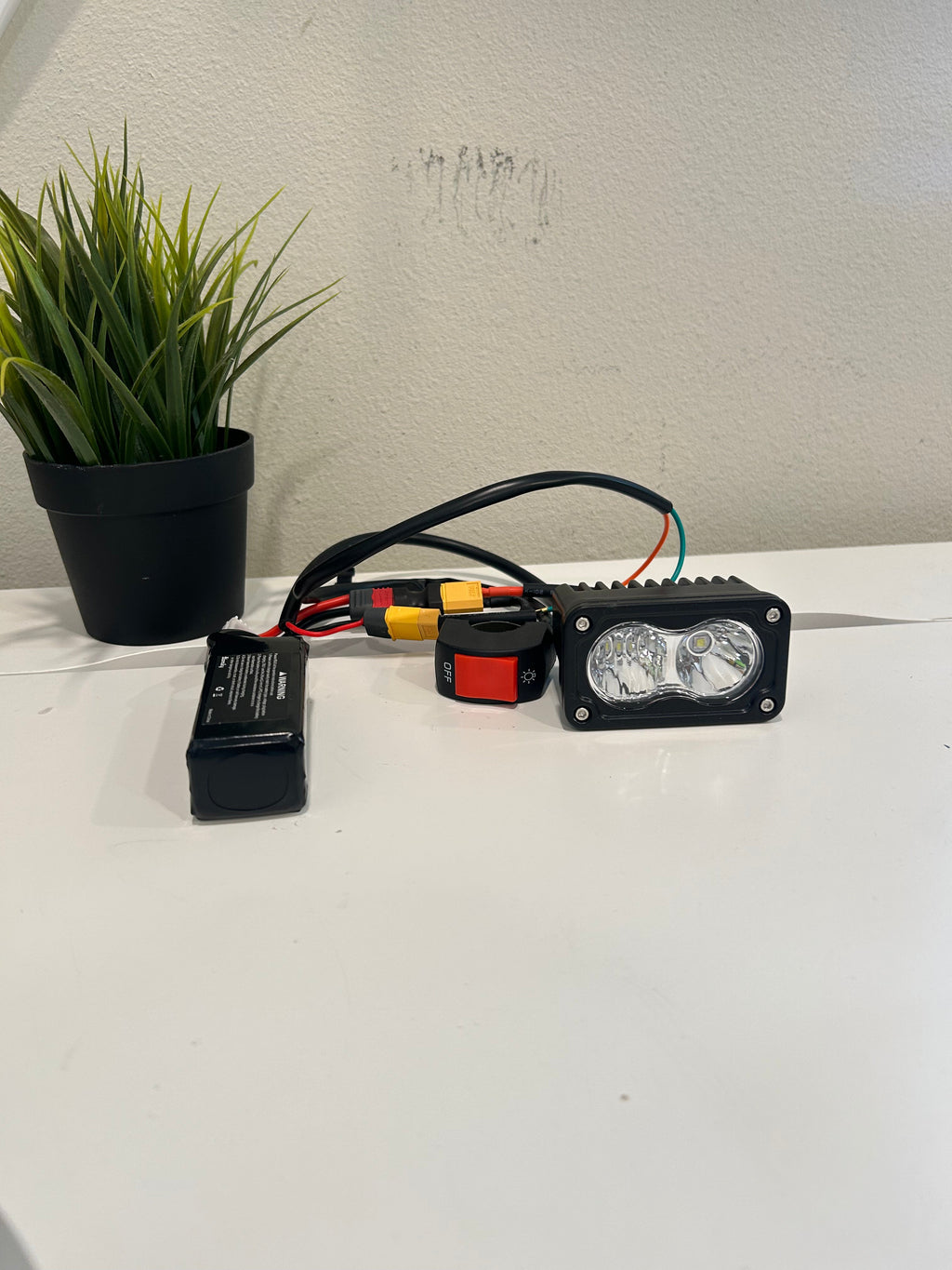 Handlebar ON/OFF switch