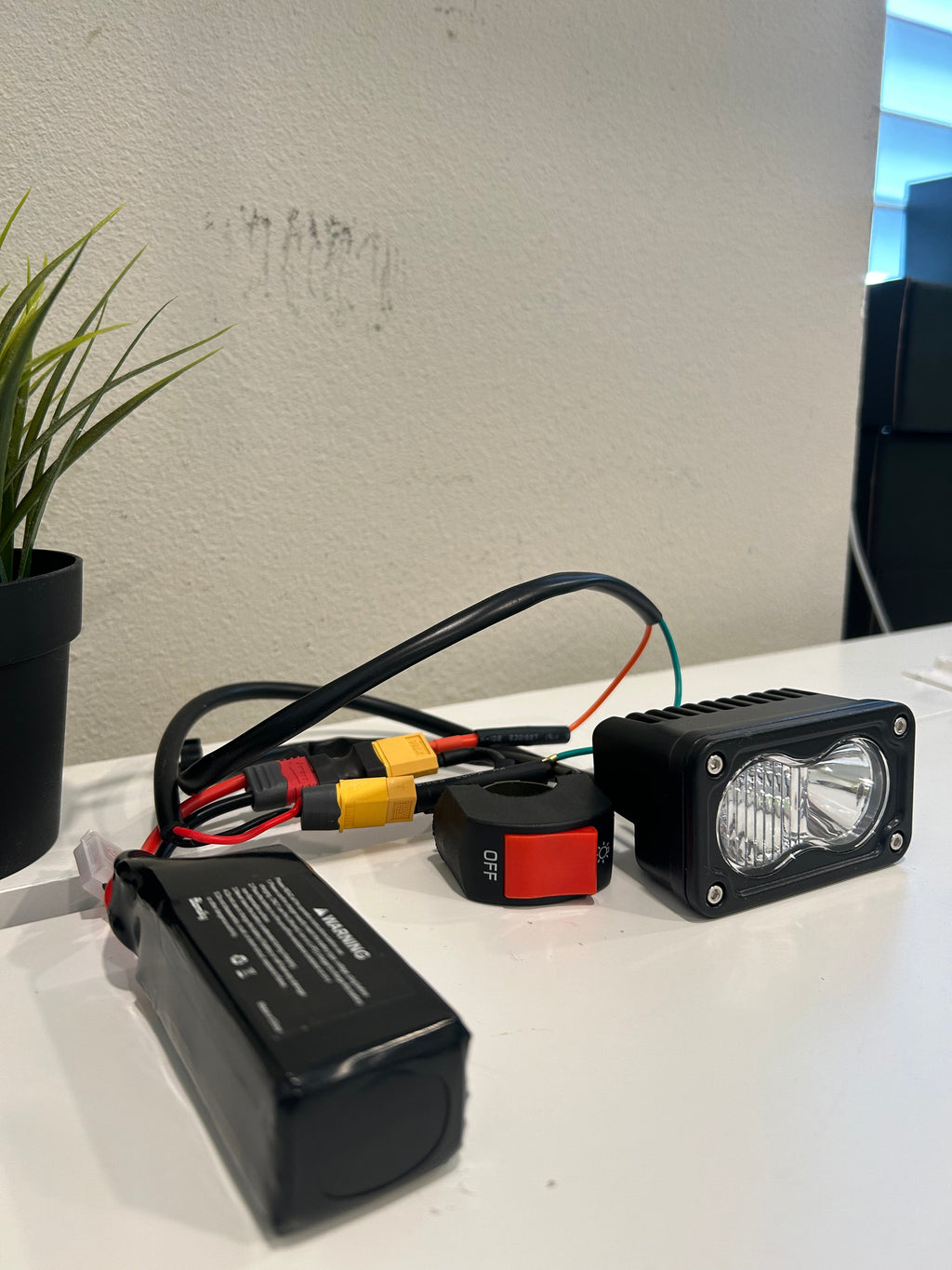 Handlebar ON/OFF switch