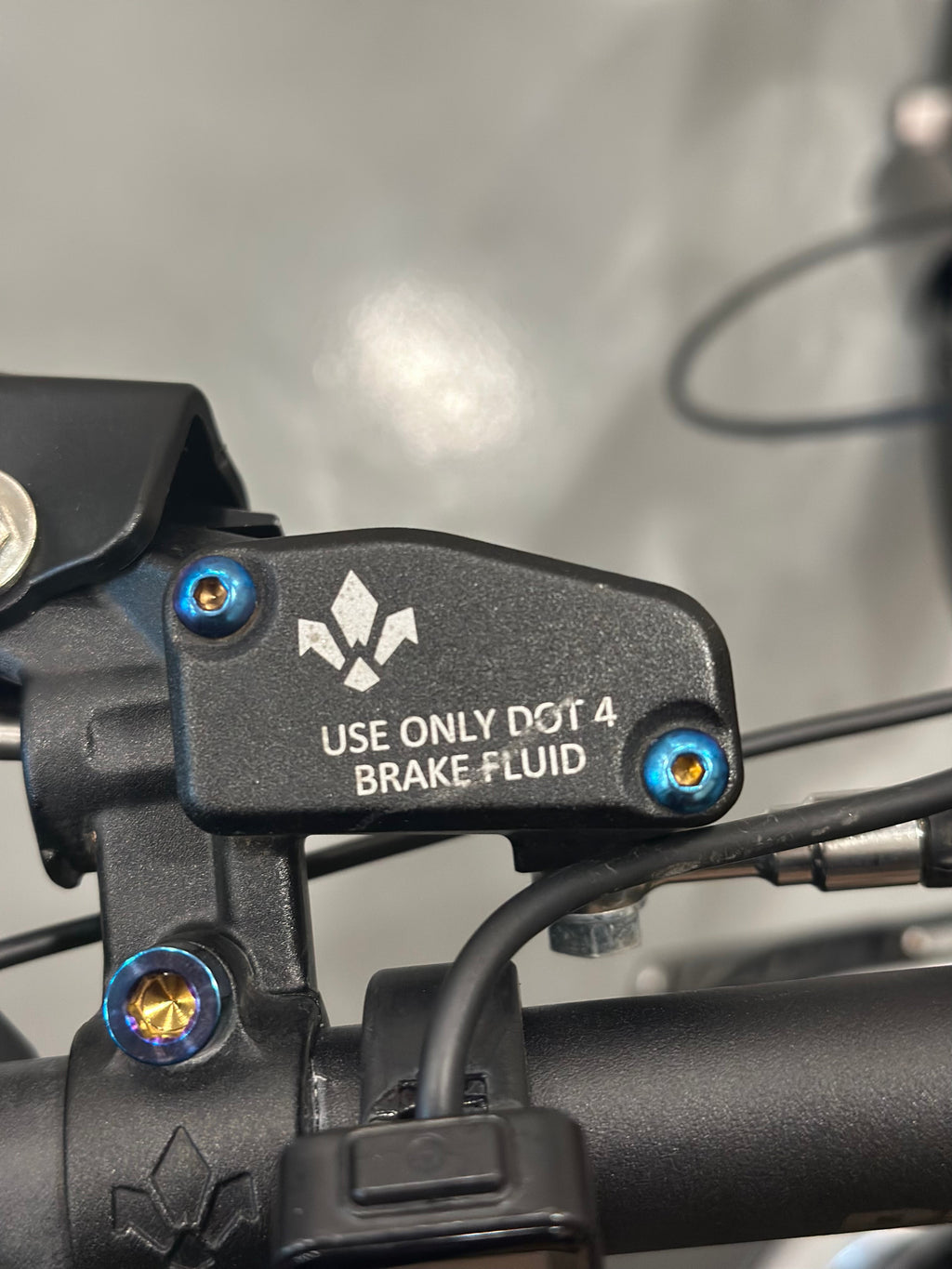 Titanium Reservoir Bolts