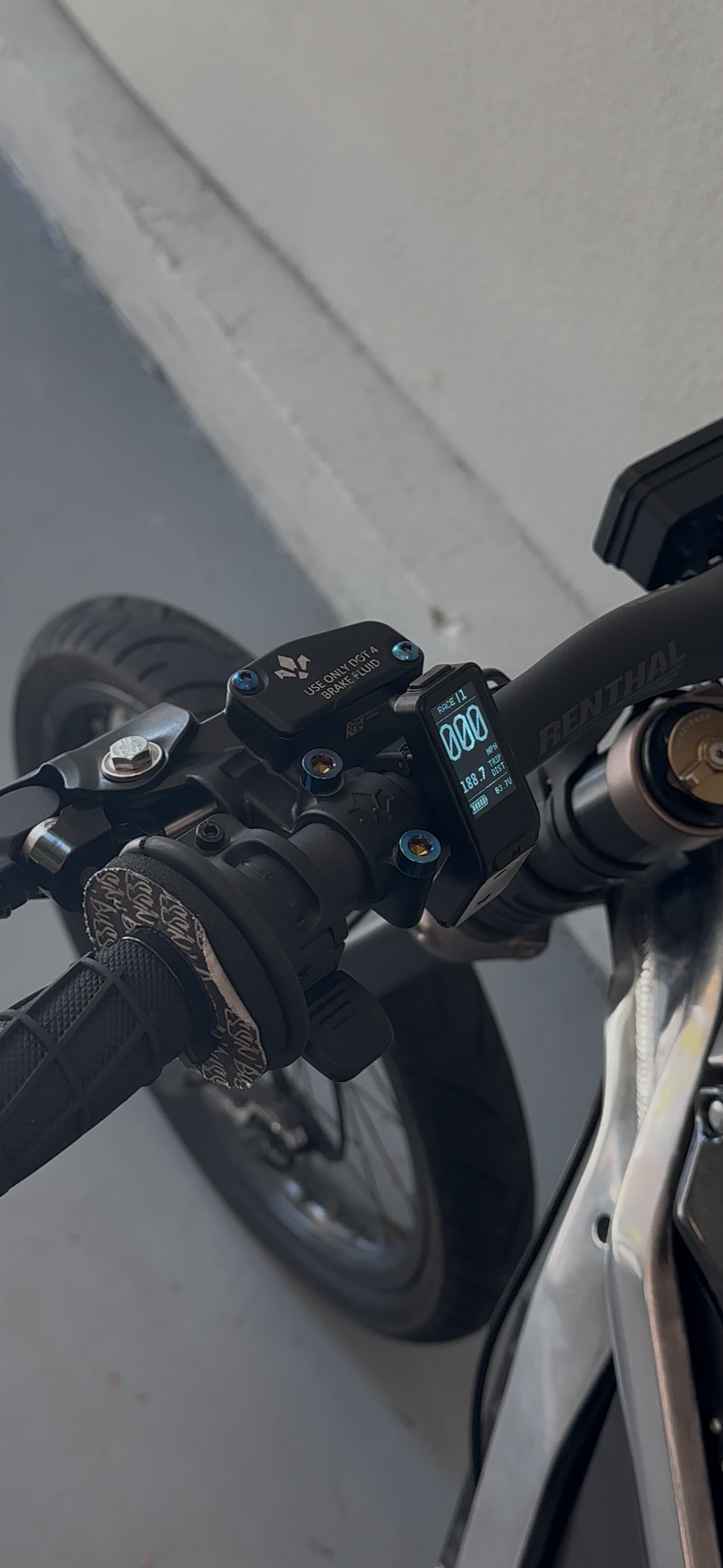 Titanium Reservoir Bolts