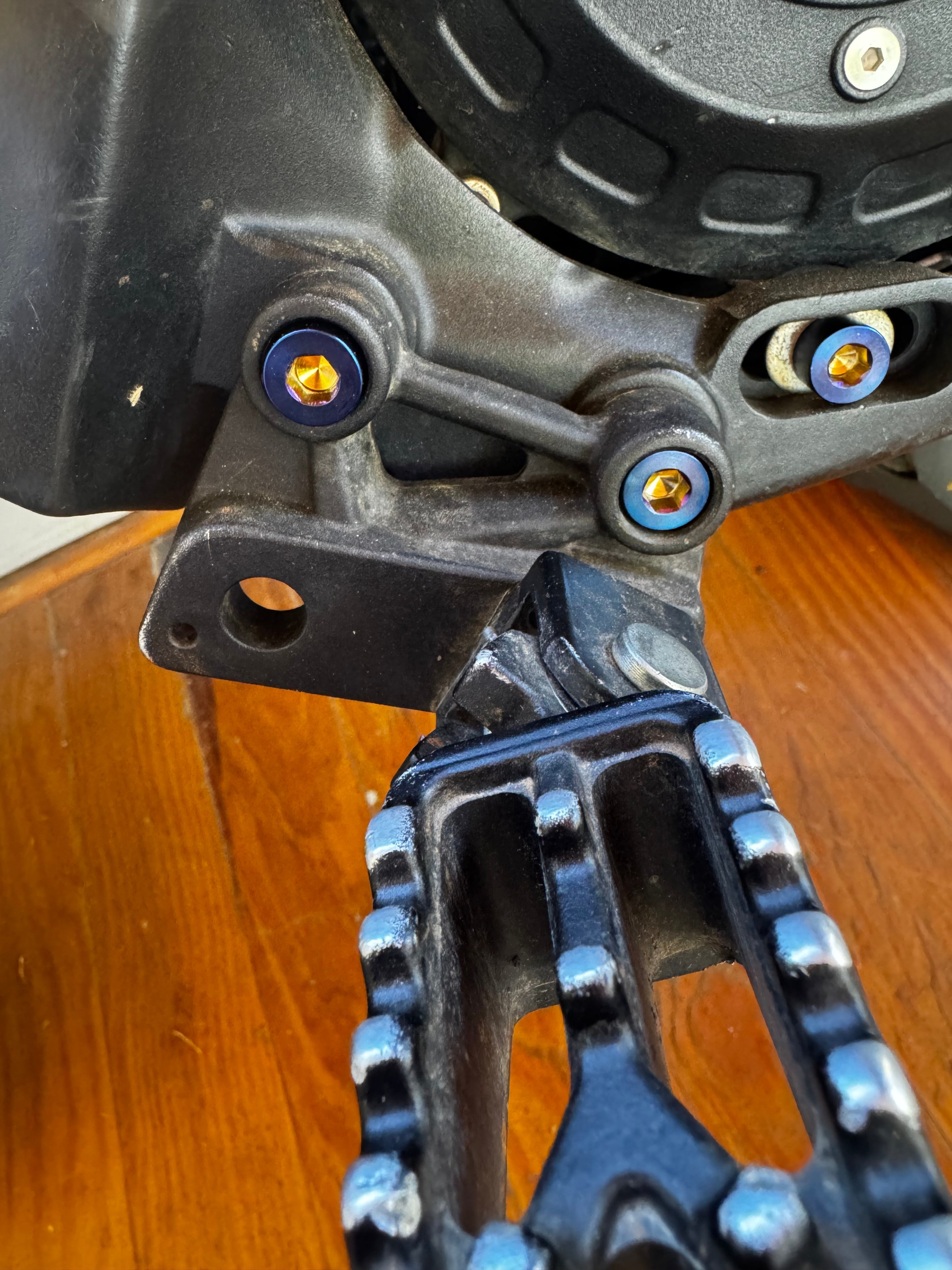 Titanium peg bracket bolts